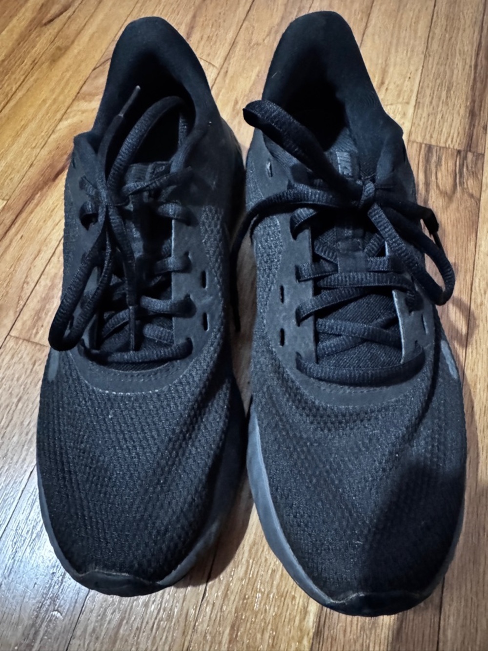 Nike Women’s Black Low-Top Athletic Trainers Size 8